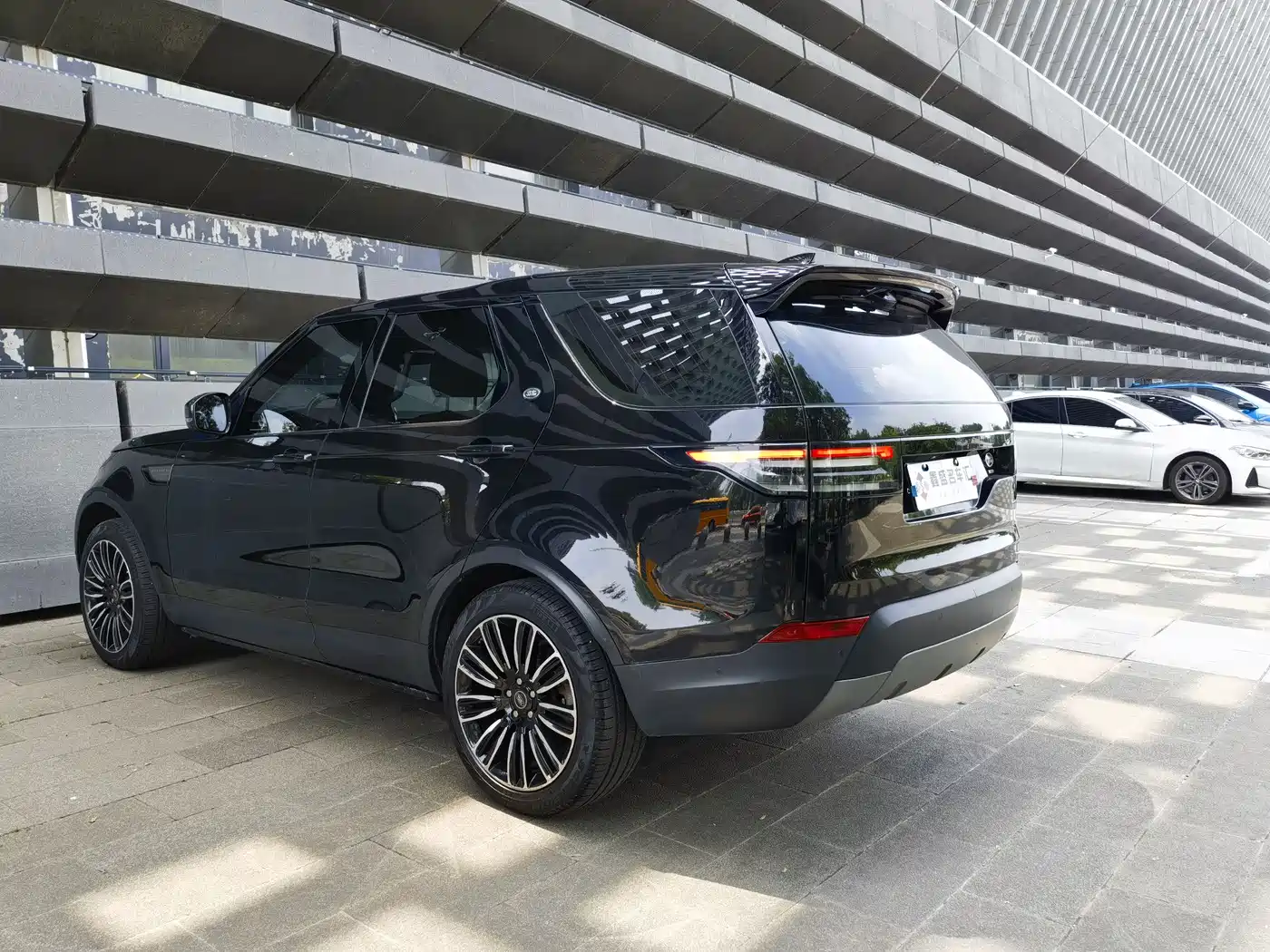 Land Rover Discovery 2018 3.0 SC V6 SE фото 6