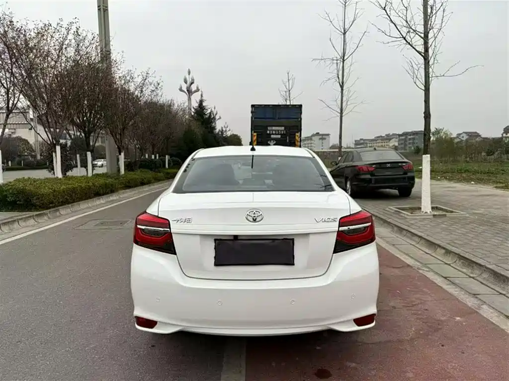 Toyota Vios 2022 1.5L 20th Anniversary Edition фото 6