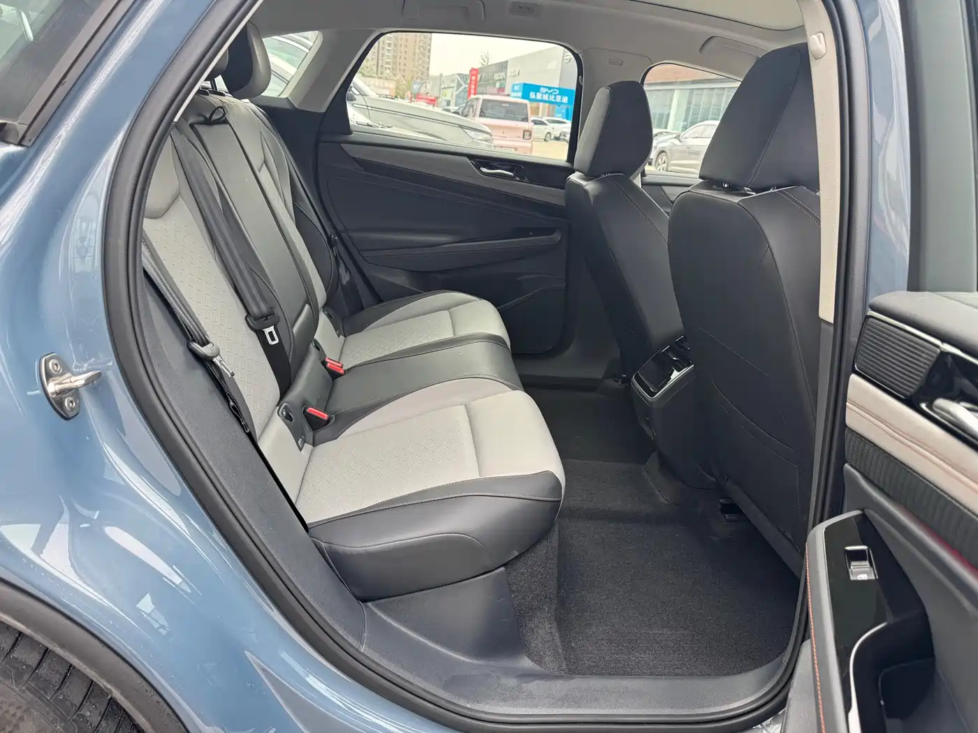 VOLKSWAGEN ID.7 VIZZION