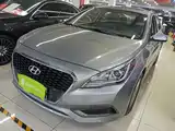 Photo 2 - Hyundai Sonata