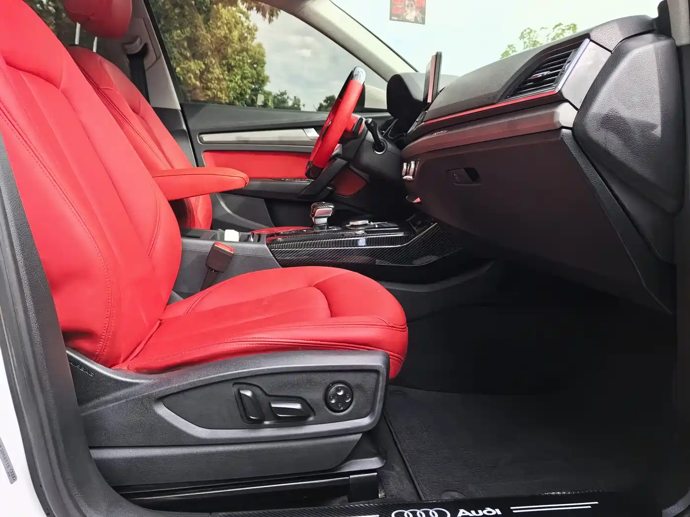 Фото 12 - Audi Q5L
