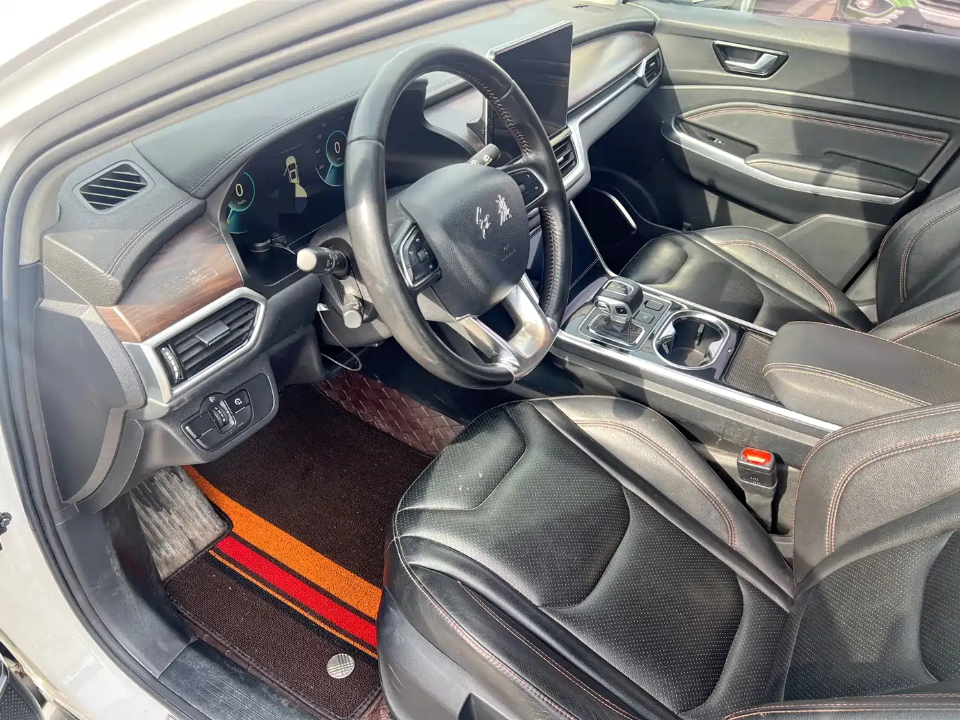 Hongqi E-HS3 2019 Smart Connection Flag Joy FWD Version фото 4