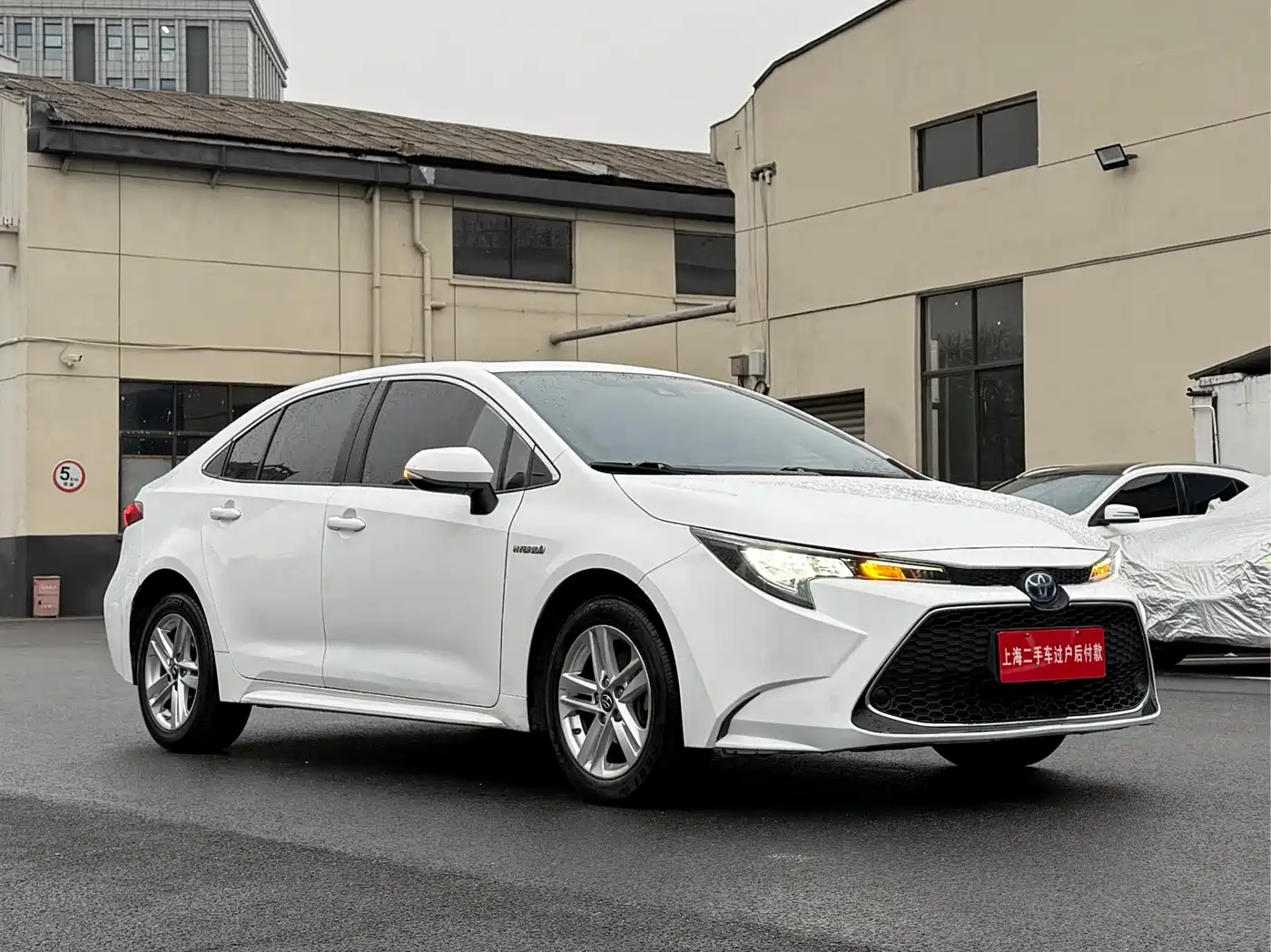 Toyota Levin 2022 Dual Engine 1.8H E-CVT Luxury Edition фото 2