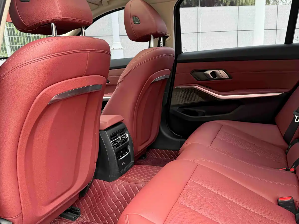 BMW 3 Series 2024 325Li M Sport Package фото 8