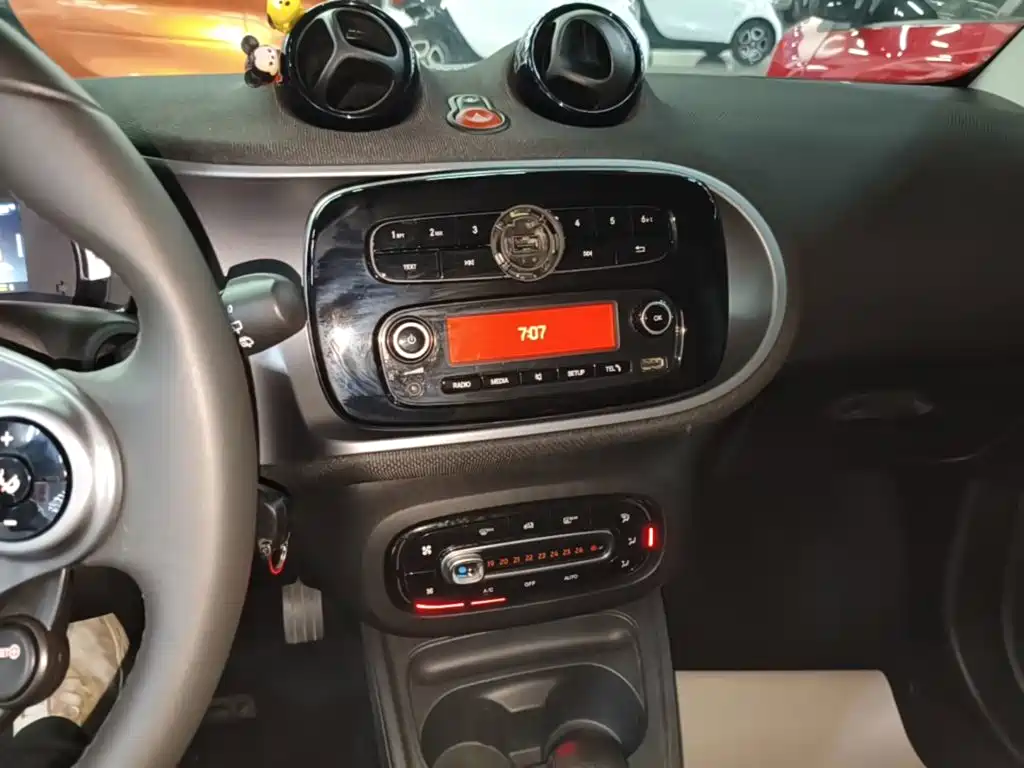smart fortwo 2019 2019 0.9T 66kW Hardtop Wind Edition China VI