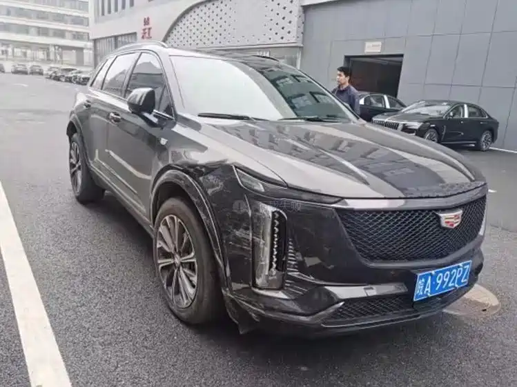 Photo 12 - Cadillac XT5