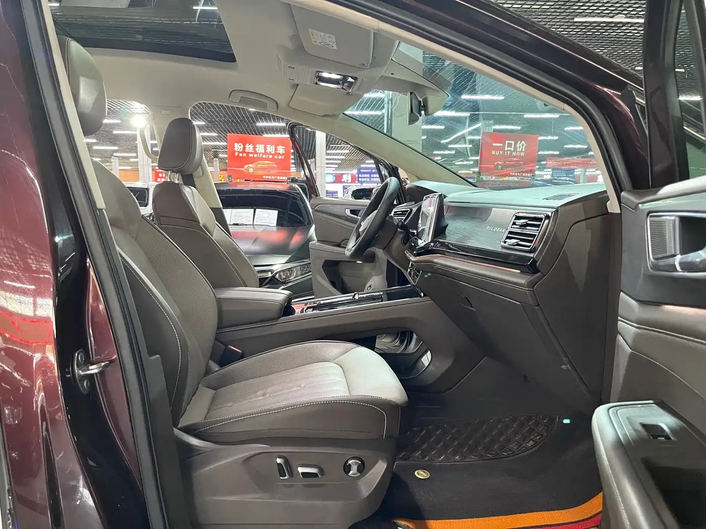 Volkswagen Viloran 2022 380TSI Premium Edition фото 10