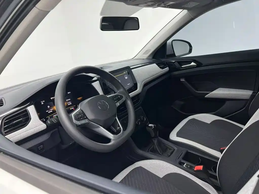 Volkswagen Tharu 2025 2026 New Sharp 1.5L Advance Edition