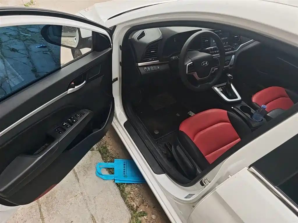 Hyundai Elantra 2016 Model 1.6L Automatic Smart Elite фото 16