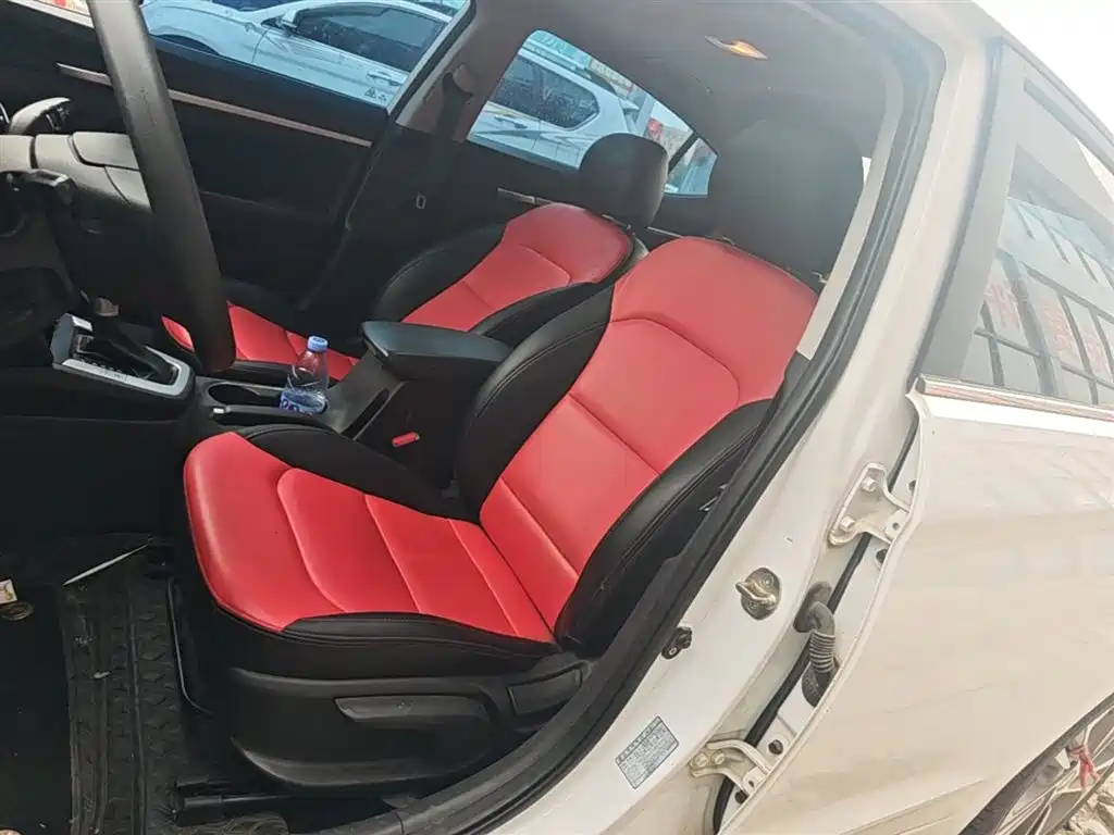 Hyundai Elantra 2016 Model 1.6L Automatic Smart Elite фото 15