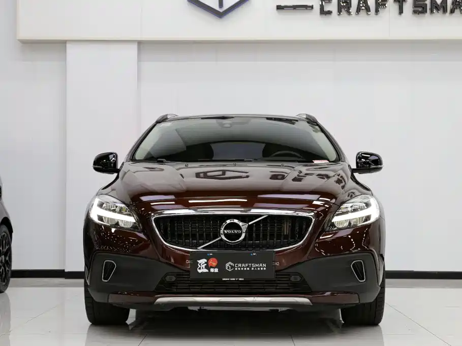 Volvo V40 2018 2017 Cross Country T5 AWD Inscription
