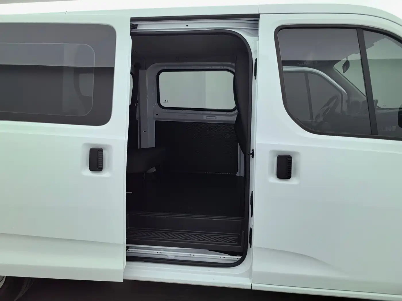 Jiangling E-Fushun 2025 2025 Clear Window Version 41.86kWh Short Wheelbase Low Roof
