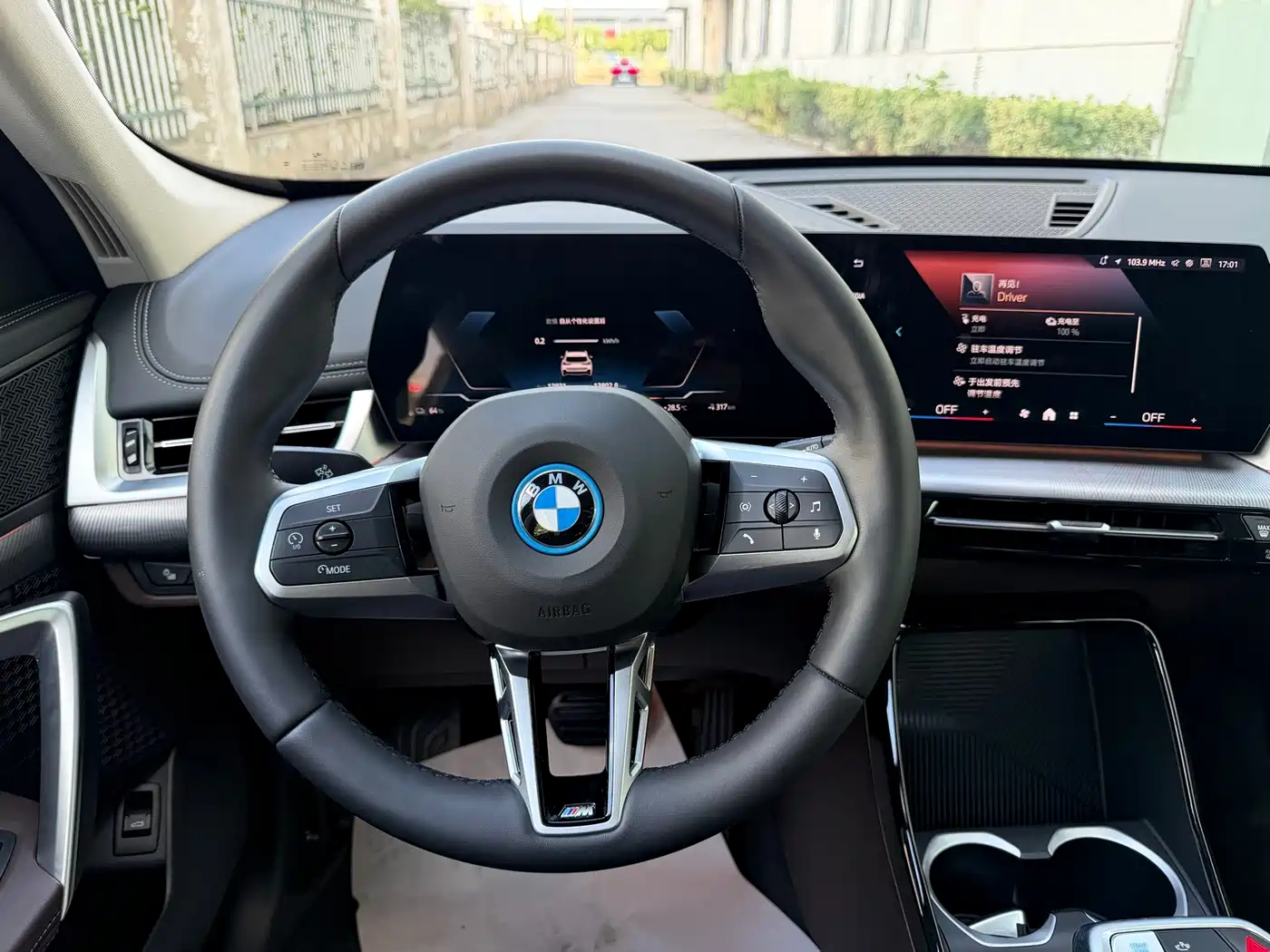 BMW iX1 2025 2025 eDrive25L M Sport Package