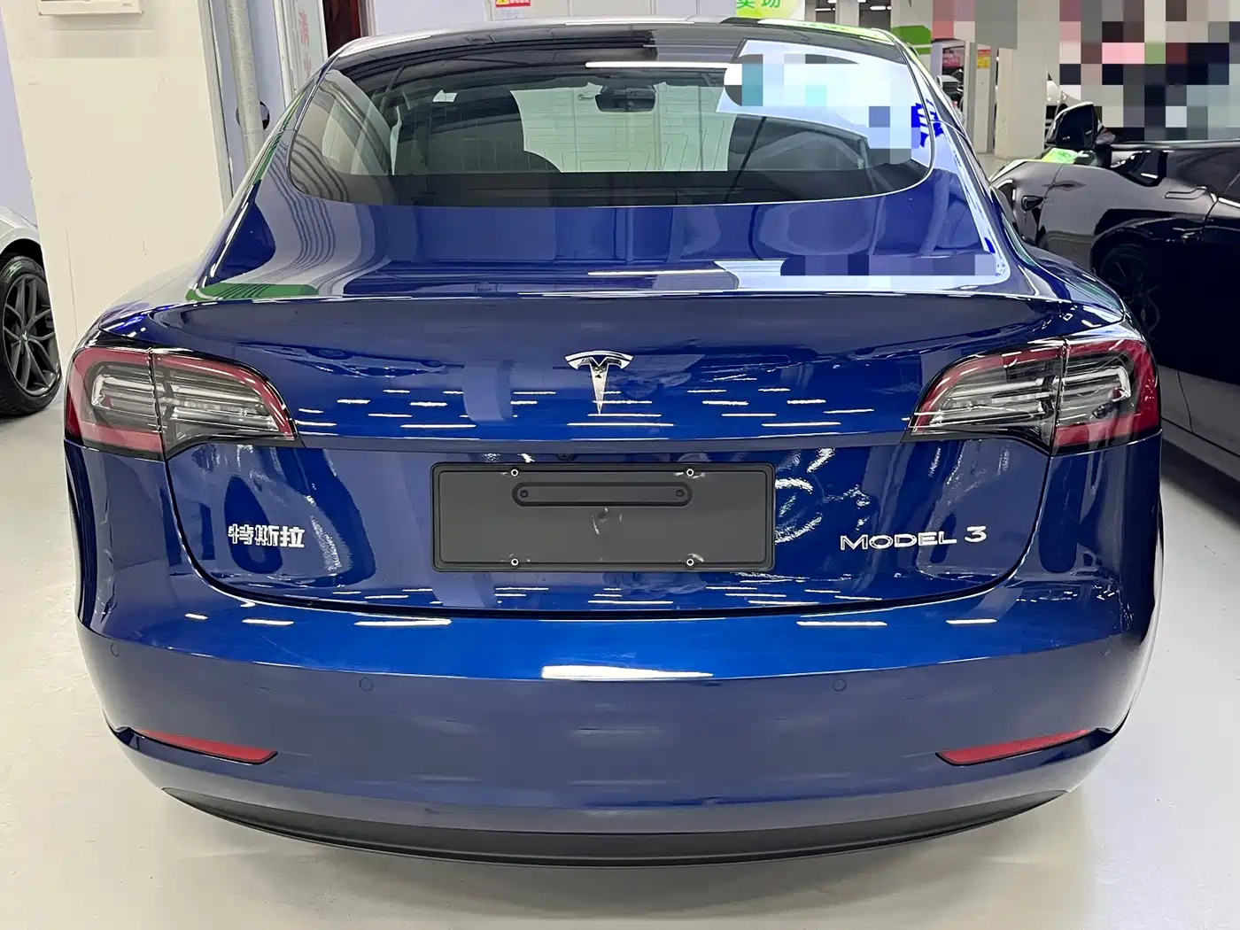 TESLA MODEL 3
