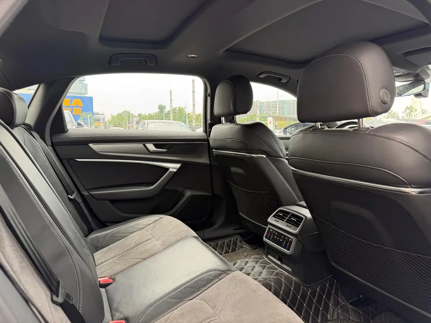 Фото 7 - Audi A6L