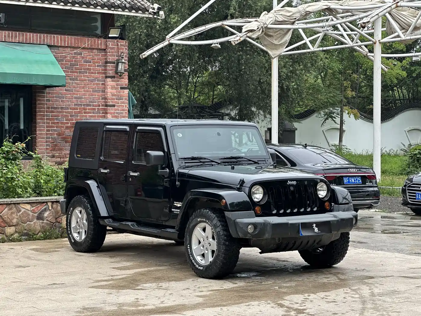 Jeep Wrangler 2010 2010 3.8L Sahara 4-Door