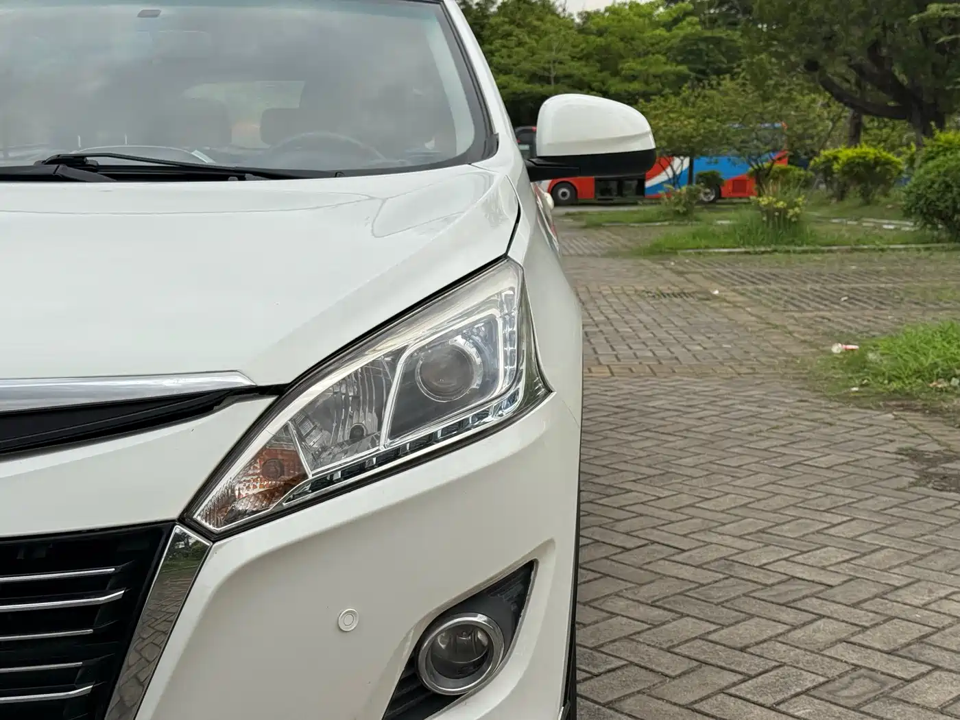 LUXGEN EXCELLENT 6 SUV