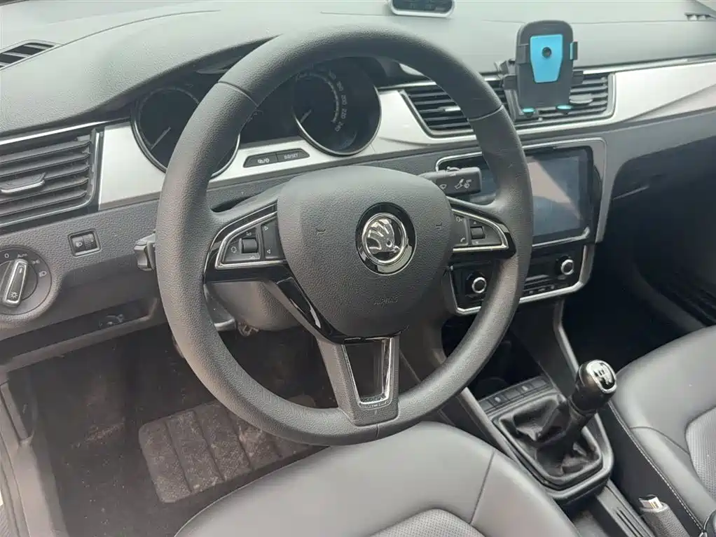 Škoda Rapid 2020 1.5L Manual Comfort фото 3