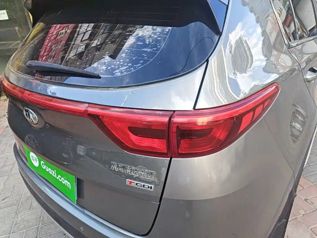 Photo 8 - Kia KX5