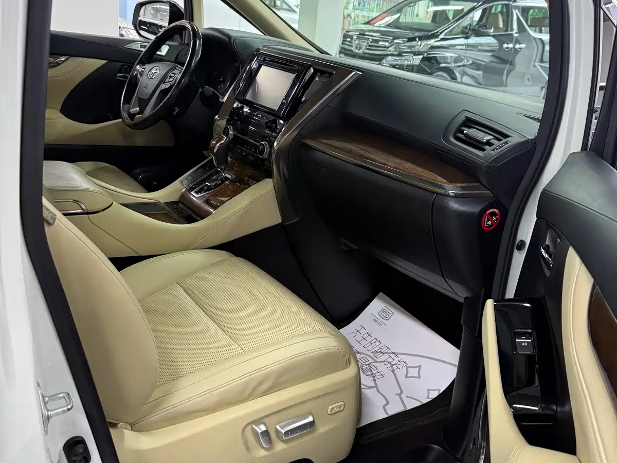 Toyota Alphard 2018 3.5L Premium фото 8