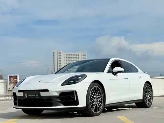 Porsche Panamera 2024