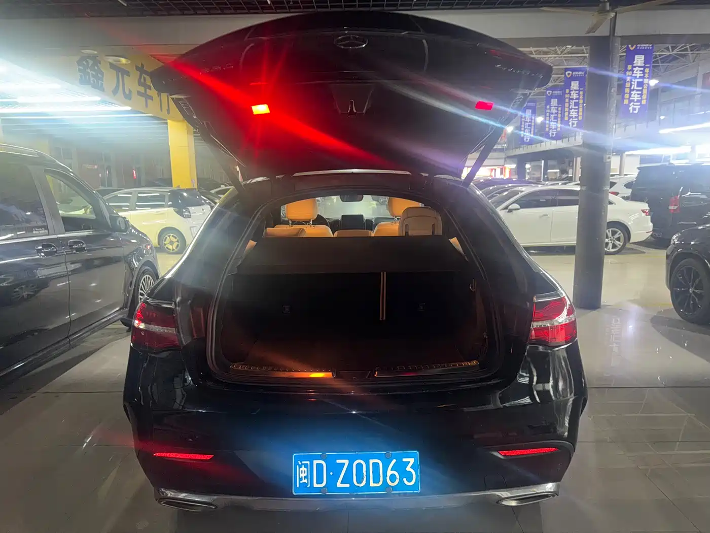 Mercedes-Benz GLE Coupe 2017 GLE 320 4MATIC Coupe SUV фото 10
