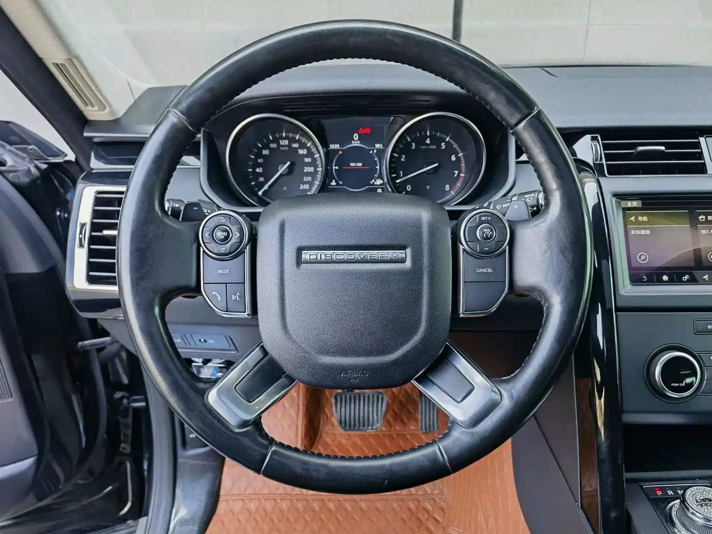 Land Rover Discovery 2017 3.0 SC V6 SE фото 13