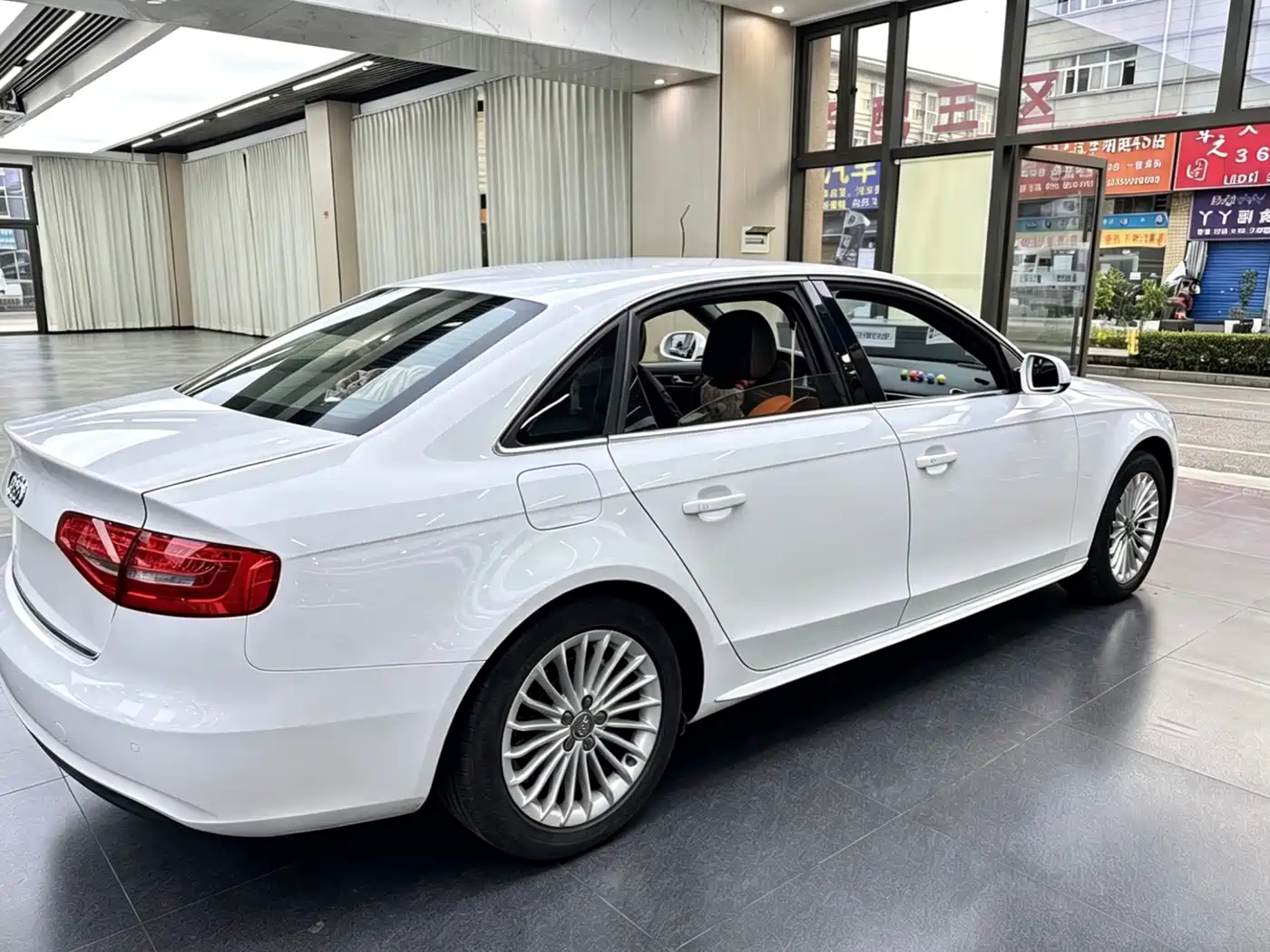 Audi A4L 2015 35 TFSI Auto Comfort фото 9
