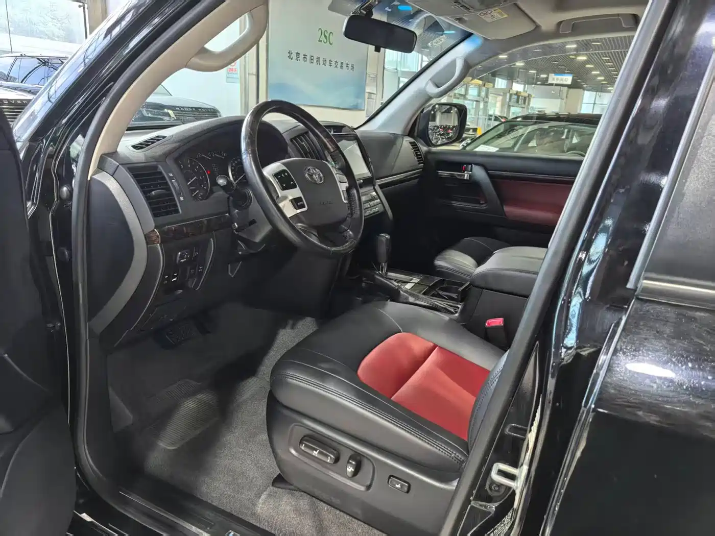 Toyota Land Cruiser (Import) 2015