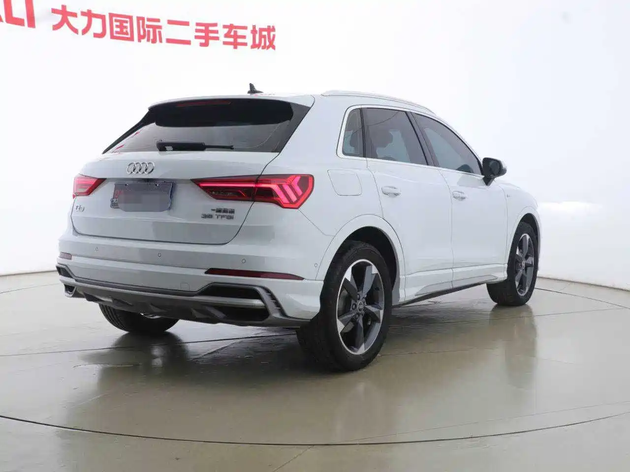 Audi Q3 2023 35 TFSI Fashion Dynamic Model (1.5T) фото 12