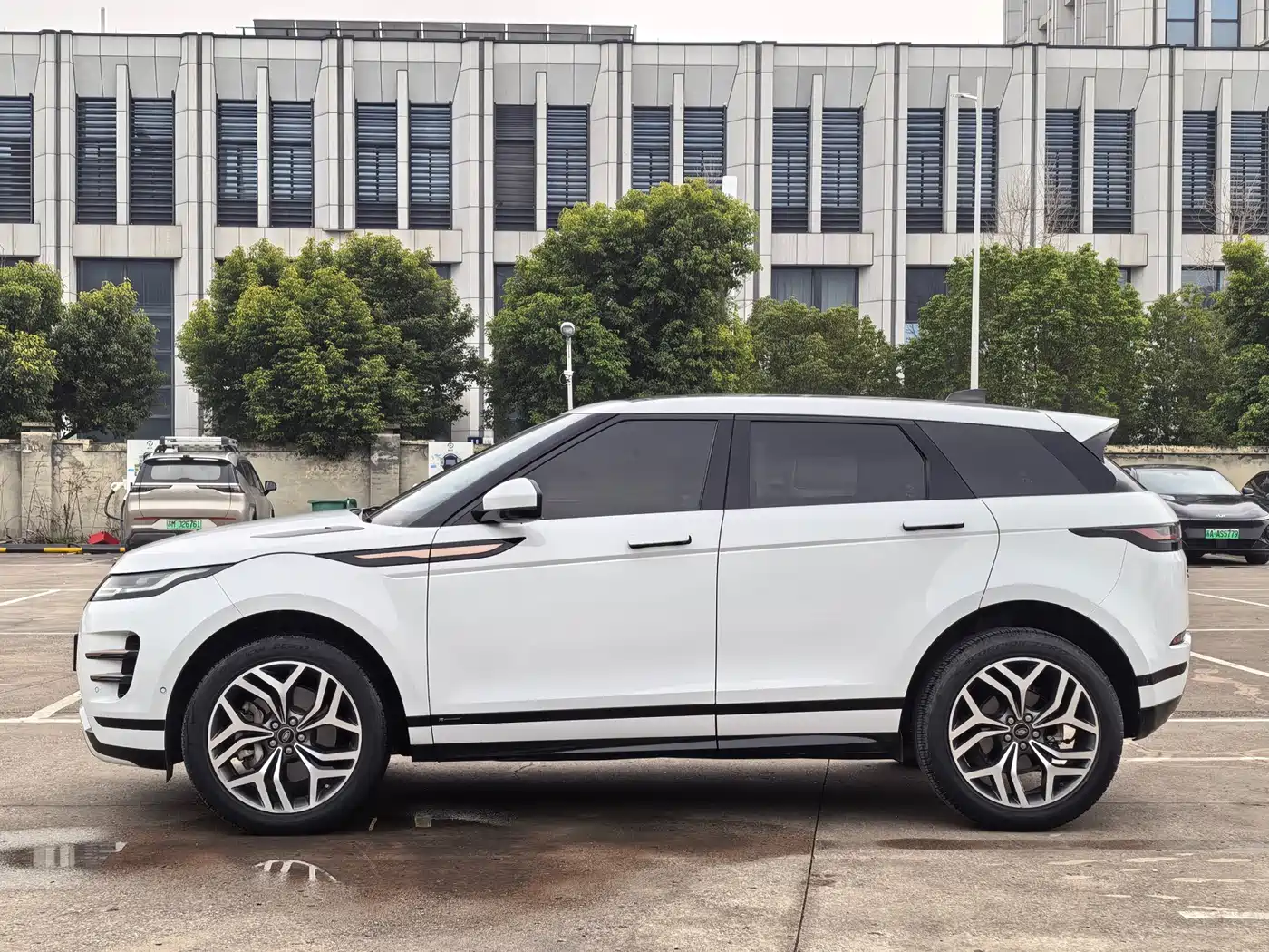 Land Rover Range Rover Evoque 2020 249PS R-DYNAMIC S Sport Edition фото 5