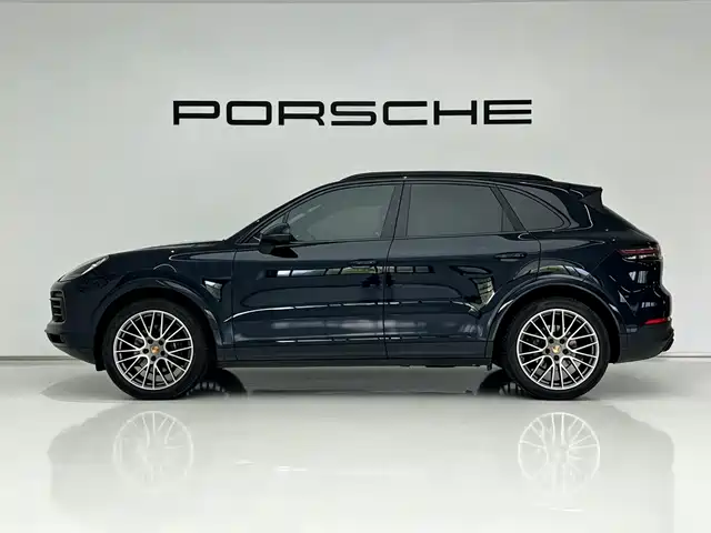 Porsche Cayenne 2023 Cayenne 3.0T Platinum Edition — фото 2