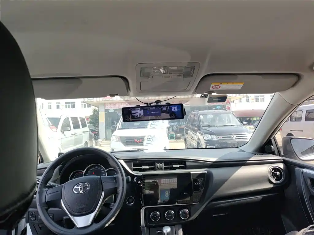 Toyota Corolla 2018 1.2T S-CVT GL Smart Edition фото 14