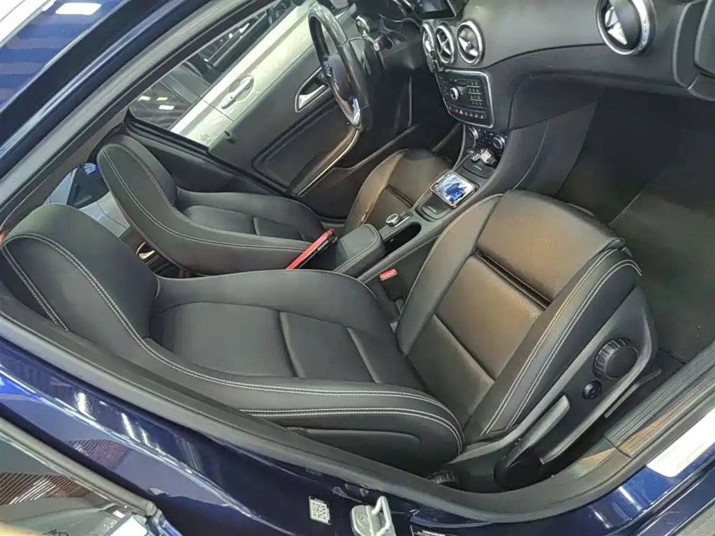 Mercedes-Benz GLA 2016 GLA 220 4MATIC Fashion фото 25