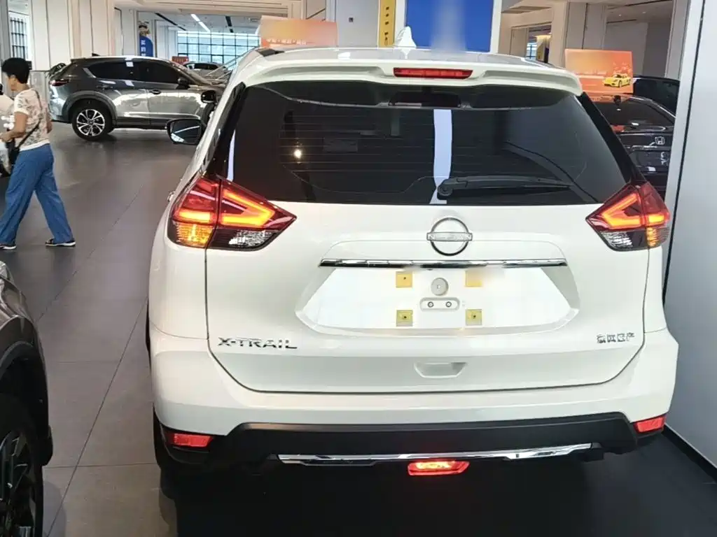 Nissan X-Trail 2026 2025 Honor 2.0L 2WD Leading Edition