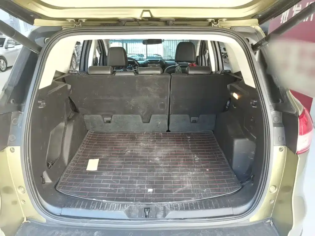 Фото 19 - Ford Kuga