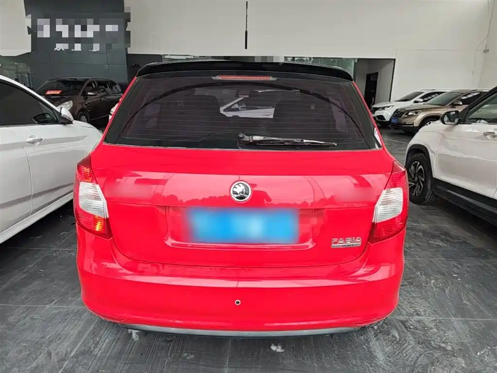 Škoda Fabia 2014 1.6L Automatic Sport Edition фото 6