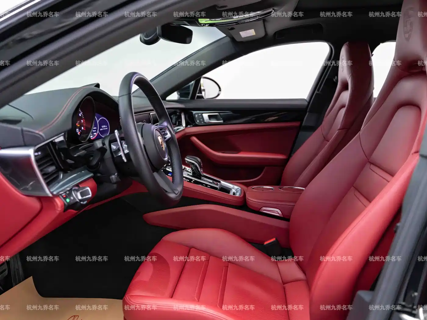 Porsche Panamera 2023 Panamera 4 Executive Long Wheelbase 2.9T фото 14