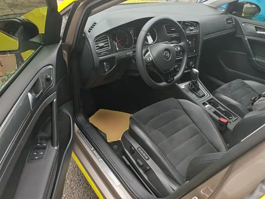 Volkswagen Golf 2019 280TSI DSG Luxury (China V) фото 16
