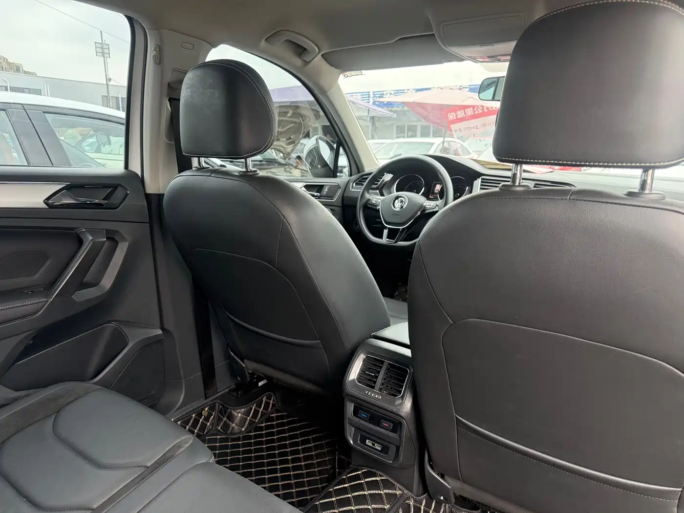Volkswagen Tiguan L 2017 330TSI Automatic 2WD Comfort Edition фото 9