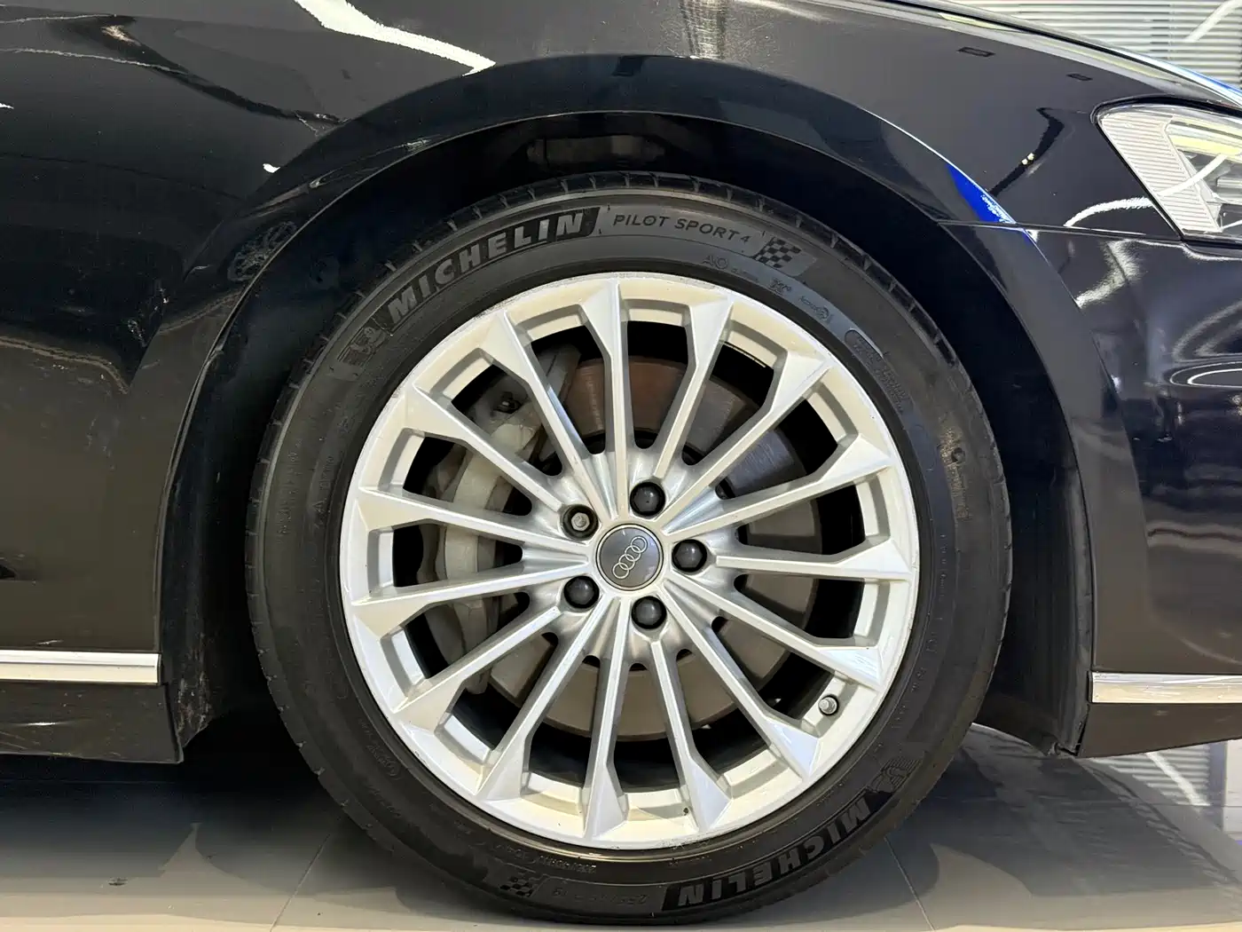 Audi A8 2018 A8L 55 TFSI quattro Launch Elite фото 16