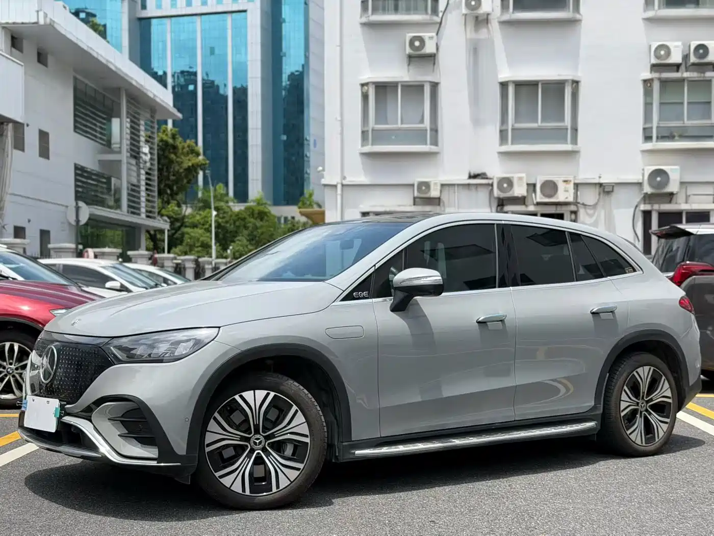 Mercedes-Benz EQE SUV