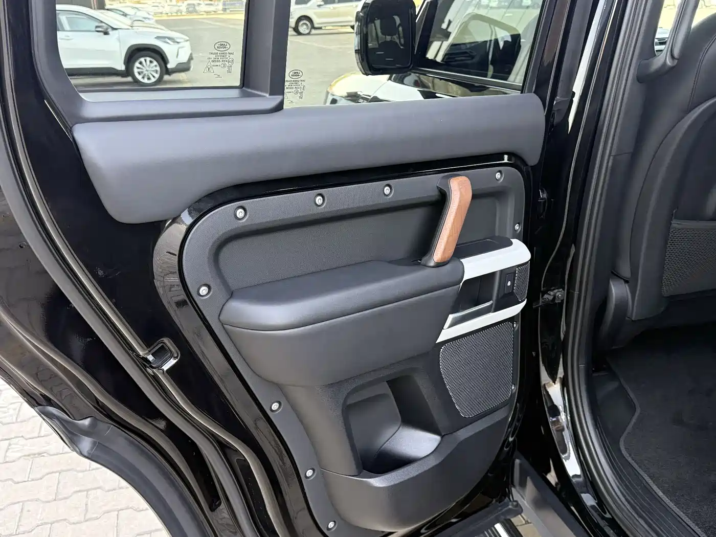 Land Rover Defender 2024 110 3.0T P400 X-DYNAMIC HSE фото 5