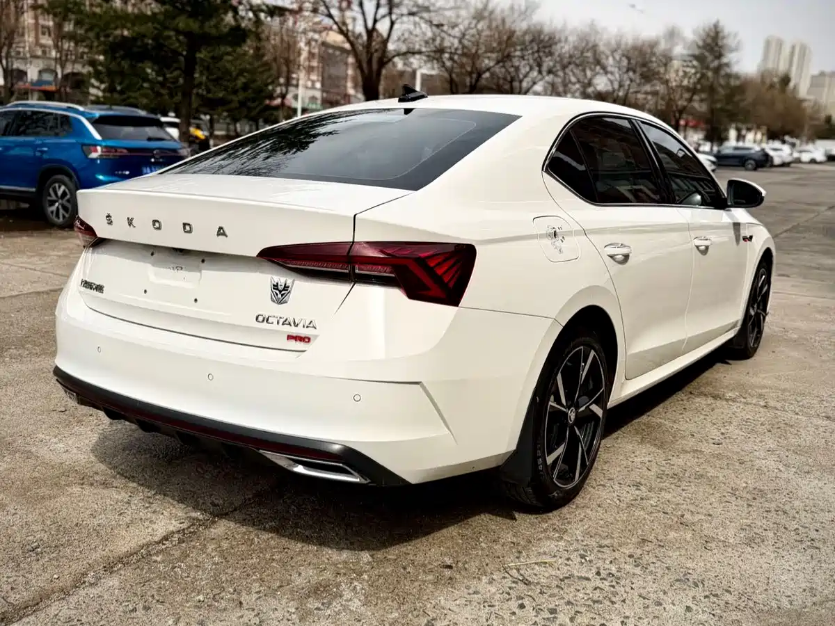 Škoda Octavia 2022 PRO TSI280 Premium Edition фото 6
