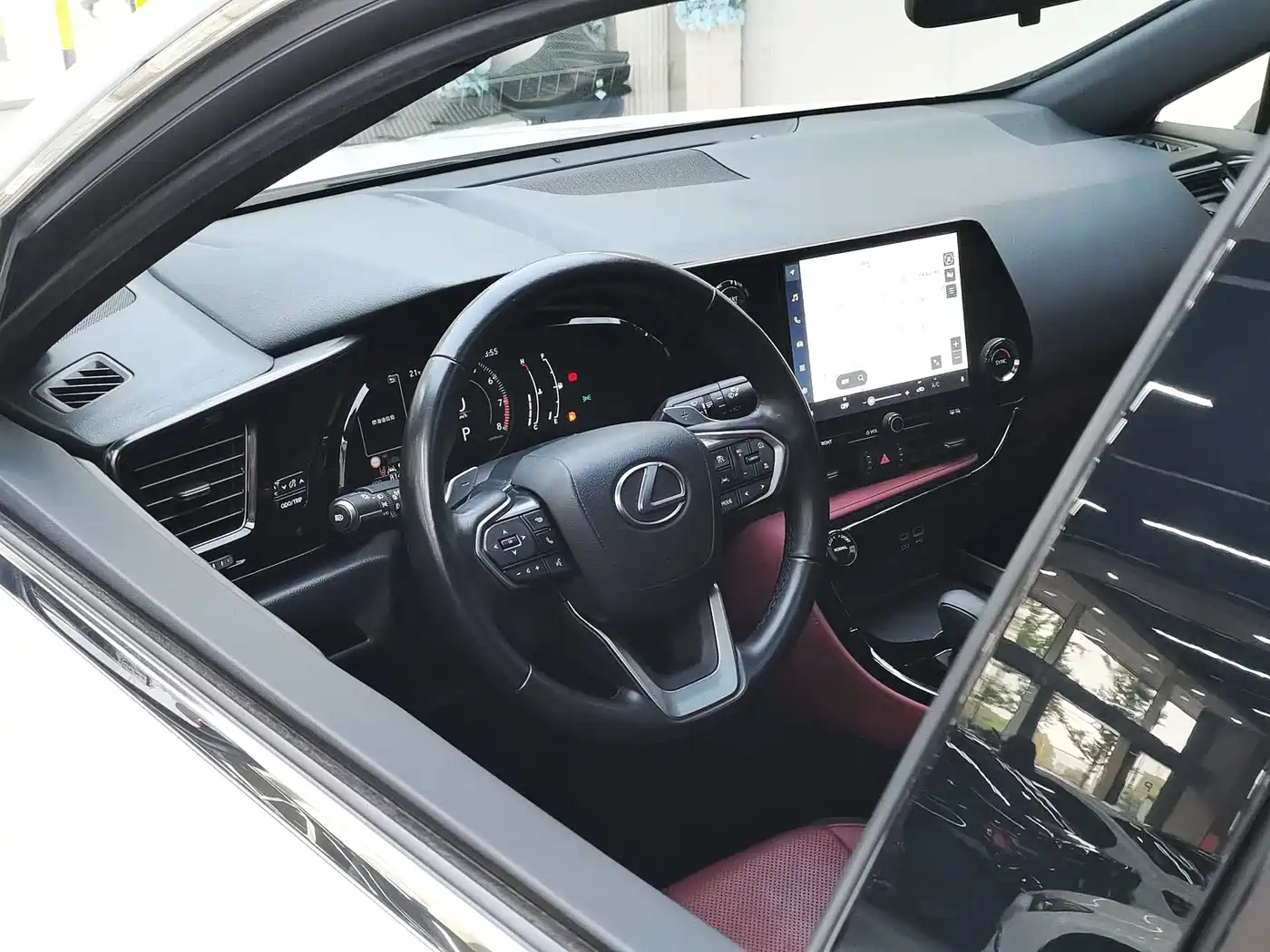 Lexus NX 2023 260 FWD Joy Creation Edition фото 10