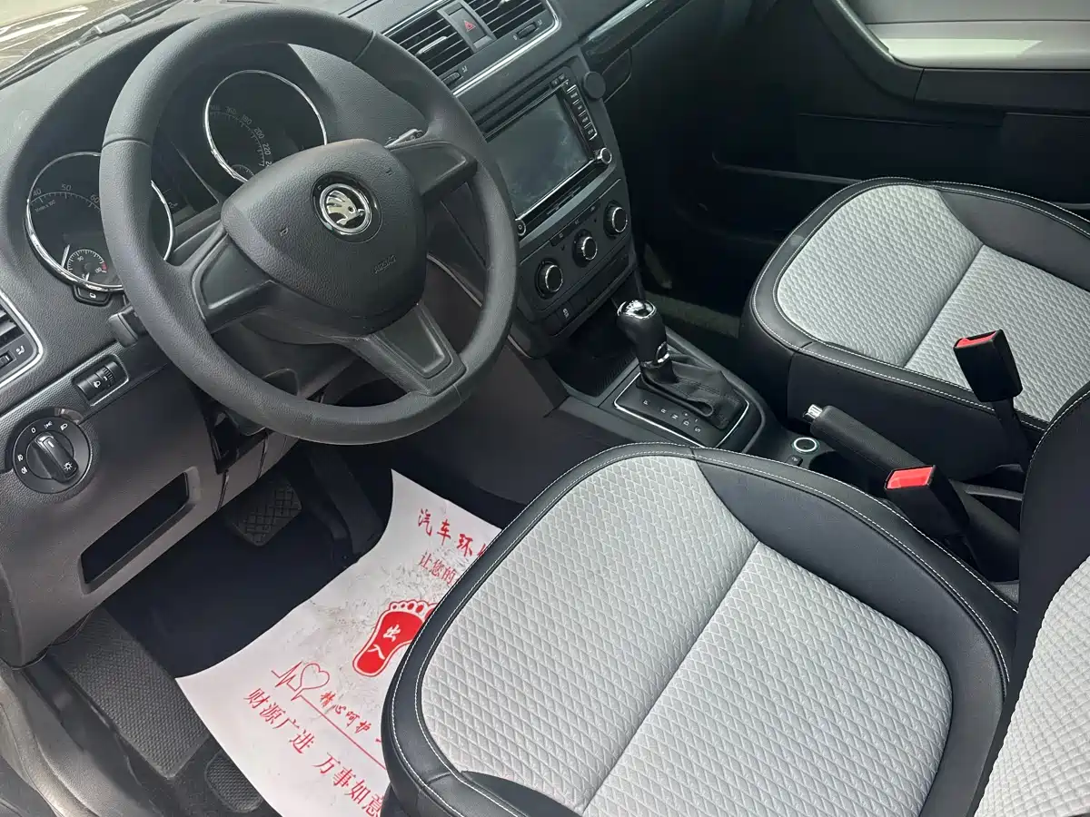Škoda Yeti 2016 1.4TSI DSG Forward Edition фото 8