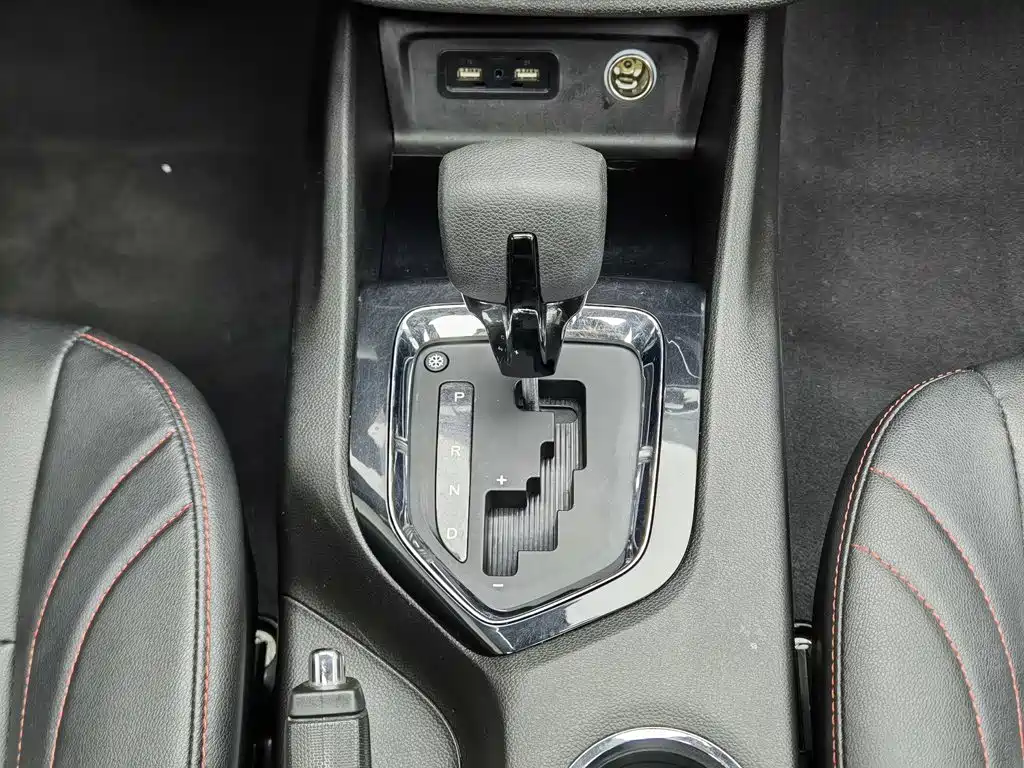 Soueast DX3 2017 2018 1.5T CVT Premium