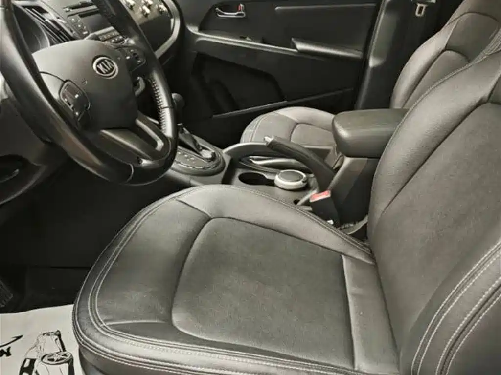Kia Sportage 2014 2.0L Automatic 2WD DLX фото 4
