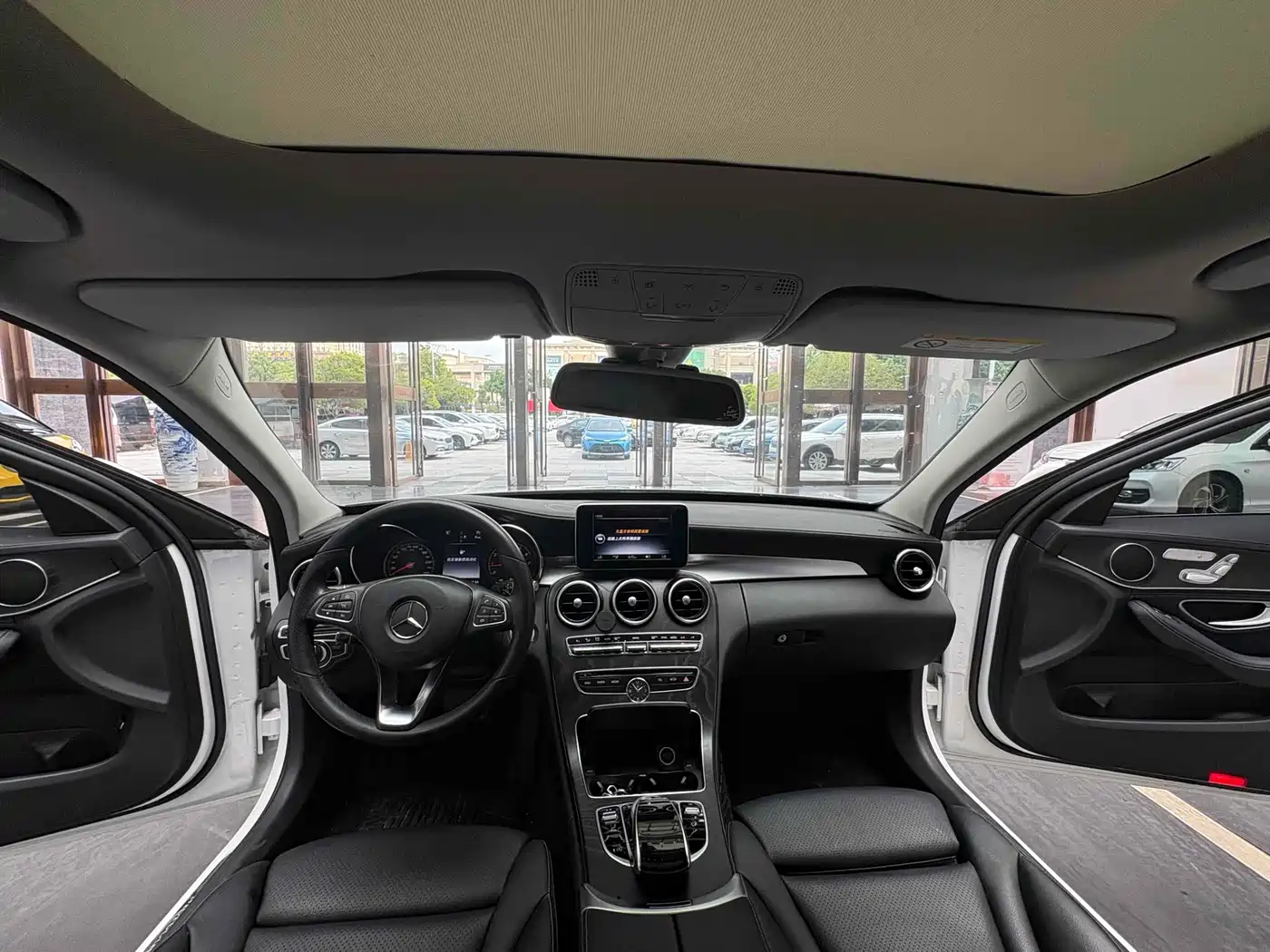 Mercedes-Benz C-Class 2017 Facelift C 200 L Sport Edition фото 6