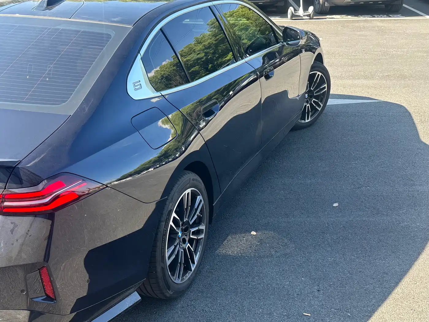 BMW 5 Series 2024 530Li Leading M Sport Package фото 2